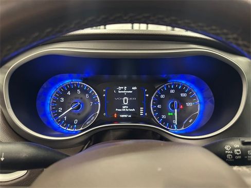 Used 2020 Chrysler Voyager Lxi w/ Cold Weather Group image 22