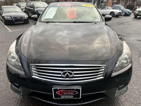 Used 2011 INFINITI G37 x Coupe w/ Premium Pkg image 2