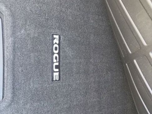 Used 2024 Nissan Rogue SV w/ SV Premium Package image 8