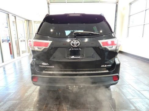 Used 2016 Toyota Highlander XLE image 5