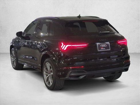 Certified 2025 Audi Q3 2.0T Premium w/ Convenience Package image 9