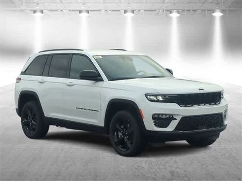New 2025 Jeep Grand Cherokee Limited image 2