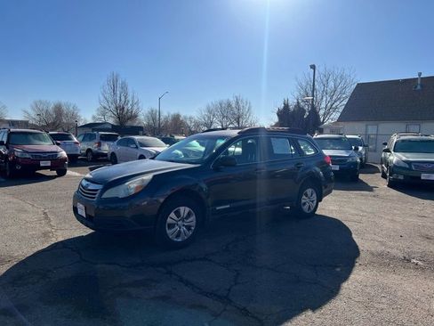 Used 2011 Subaru Outback 2.5i image 2