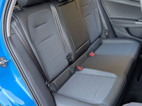 Used 2025 Volkswagen Taos SE image 20