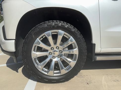 Used 2021 Chevrolet Silverado 1500 High Country w/ Technology Package image 9