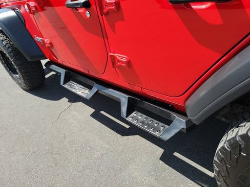 Used 2019 Jeep Wrangler Unlimited Sport S AWD/4WD image 19