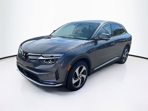 New 2025 VinFast VF 8 Eco image 3