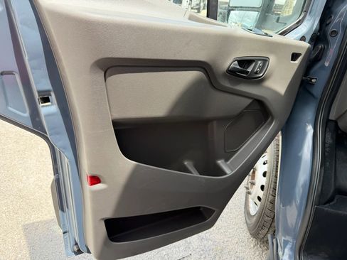 Used 2022 Ford Transit 350 DRW RWD image 12