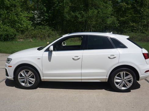 Used 2018 Audi Q3 2.0T Premium Plus w/ Premium Plus Package AWD/4WD image 2