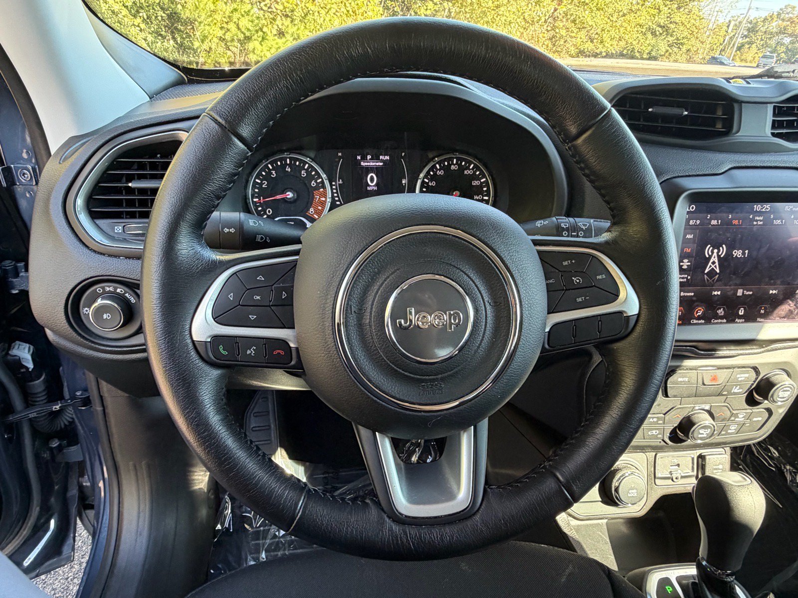 Used 2023 Jeep Renegade Latitude w/ Premium Group AWD/4WD image 25