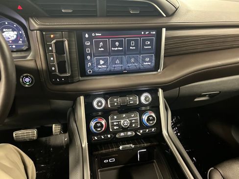 Certified 2023 GMC Yukon XL Denali w/ Advanced Technology Package image 23