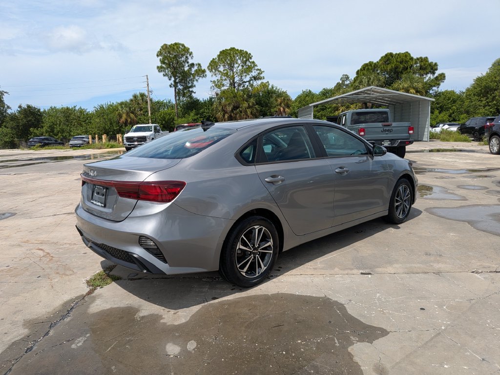 Certified 2024 Kia Forte LXS FWD image 8