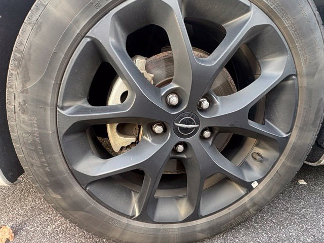 Used 2025 Chrysler Pacifica Limited FWD image 12