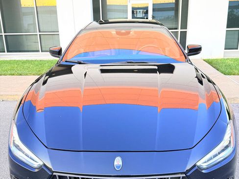 Used 2018 Maserati Ghibli GranSport image 17