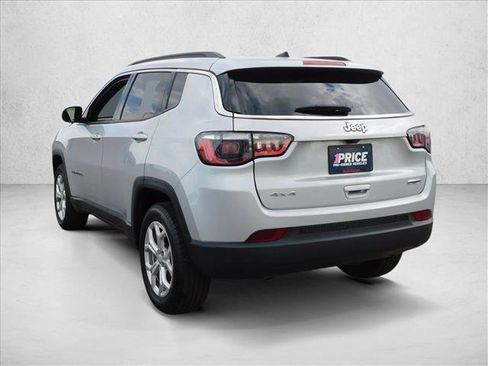 Used 2024 Jeep Compass Latitude AWD/4WD image 13