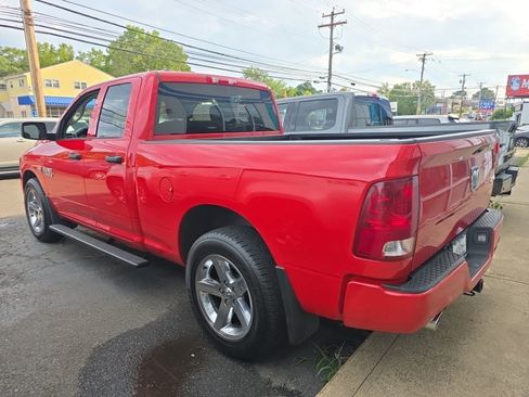 Used 2017 RAM 1500 Express AWD/4WD image 4