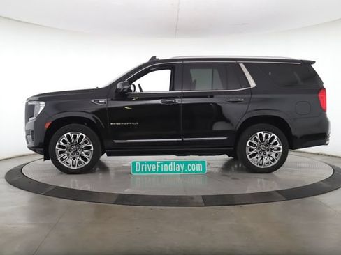 Used 2023 GMC Yukon Denali Ultimate w/ LPO, Floor Liner Package AWD/4WD image 9