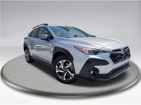 Used 2024 Subaru Crosstrek 2.0i Premium AWD/4WD image 3