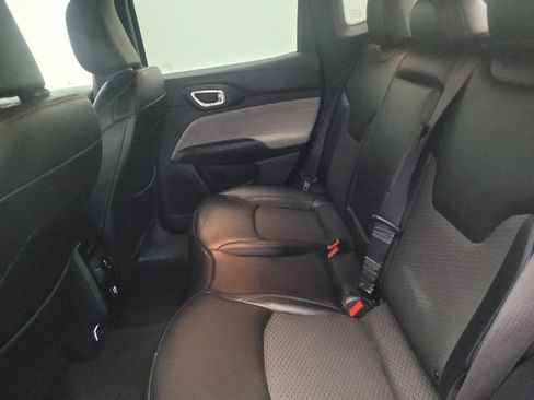 Used 2024 Jeep Compass Latitude AWD/4WD image 18