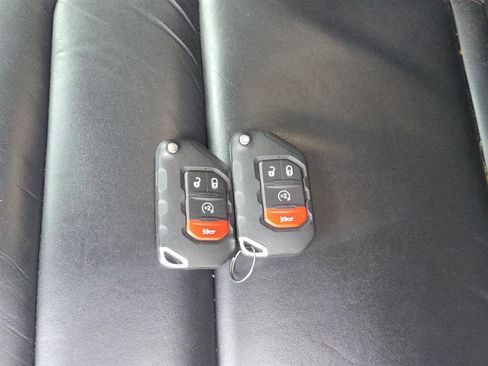 Used 2024 Jeep Wrangler High Altitude AWD/4WD image 15