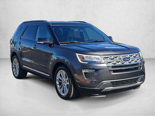 Used 2018 Ford Explorer XLT w/ Equipment Group 202A FWD image 4