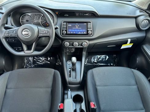 New 2025 Nissan Kicks Play S image 10