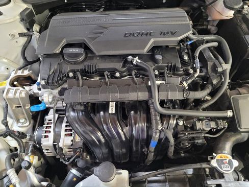 Used 2025 Hyundai Elantra Sport FWD image 30