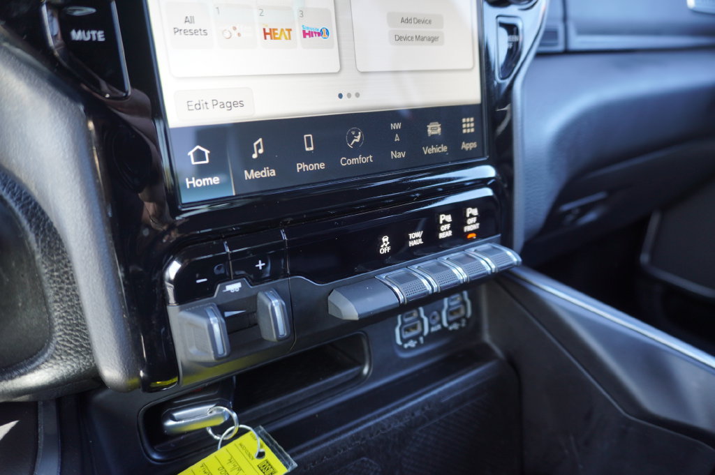 Used 2023 RAM 1500 Laramie AWD/4WD image 17