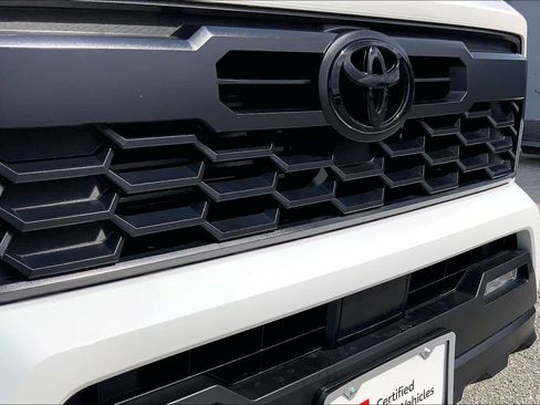 Used 2024 Toyota Tacoma TRD Off-Road image 28