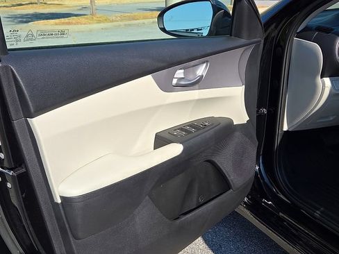 Used 2023 Kia Forte LXS w/ LXS Technology Package FWD image 15
