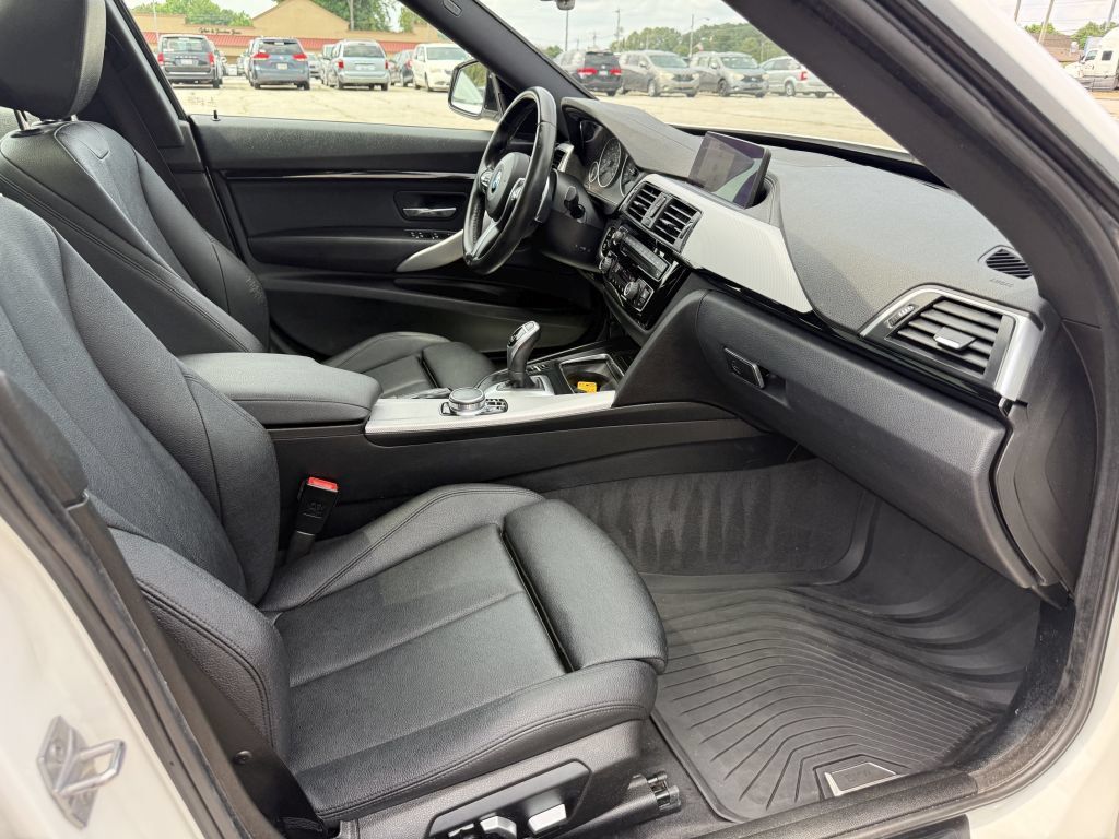 Used 2018 BMW 330i Gran Turismo xDrive AWD/4WD image 28