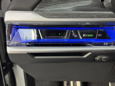 Used 2023 BMW 760i xDrive image 20