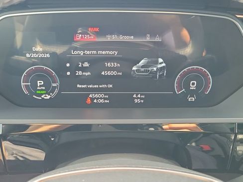 Used 2023 Audi e-tron Chronos AWD/4WD image 7