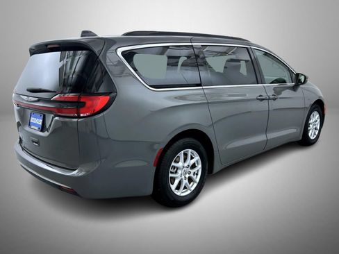 Certified 2022 Chrysler Pacifica Touring-L FWD image 5