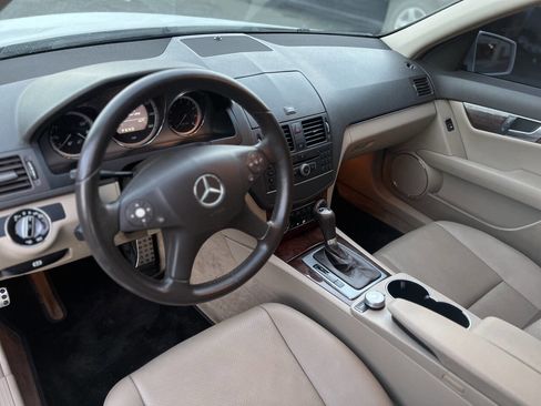 Used 2010 Mercedes-Benz C 300 Sedan image 11