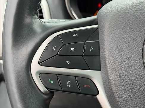 Used 2021 Jeep Grand Cherokee Limited AWD/4WD image 23