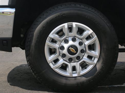 Used 2025 Chevrolet Silverado 2500 LT w/ Convenience Package AWD/4WD image 41