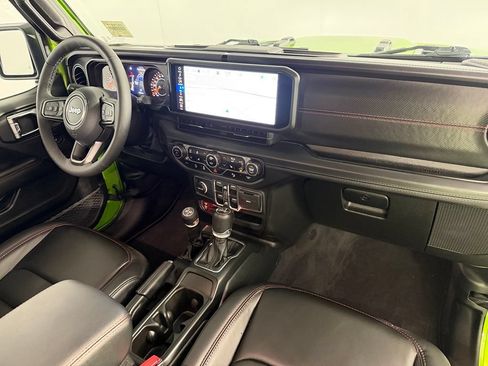 Certified 2025 Jeep Wrangler Unlimited Rubicon AWD/4WD image 22