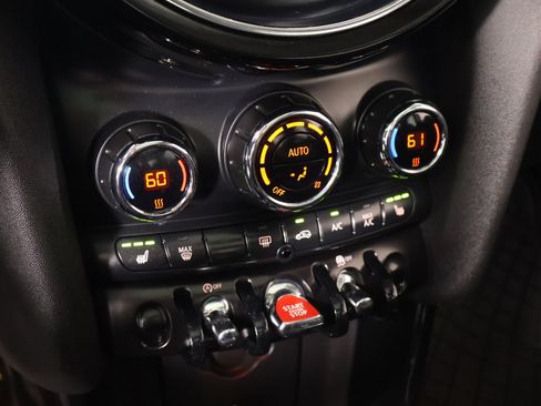 Used 2023 MINI Cooper 2-Door Hardtop FWD image 7