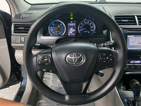 Used 2015 Toyota Camry LE image 22