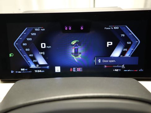 Used 2025 BMW X7 M60i image 38