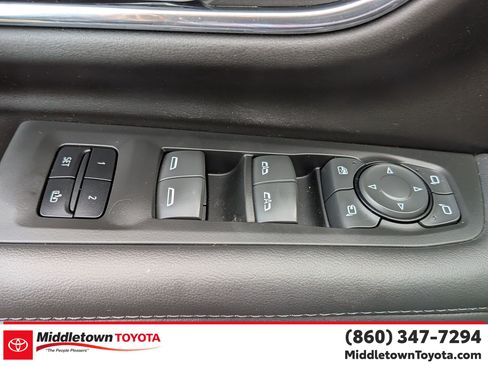 Used 2022 Chevrolet Suburban LT w/ Luxury Package AWD/4WD image 12