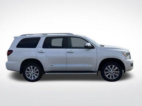 Used 2021 Toyota Sequoia Platinum AWD/4WD image 9