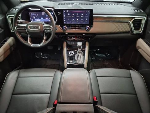 Used 2025 GMC Canyon Denali AWD/4WD image 13