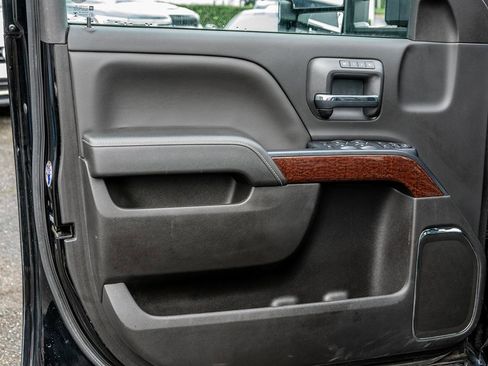 Used 2019 GMC Sierra 3500 SLT image 17