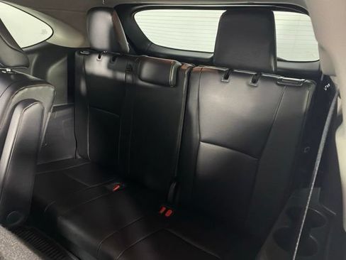 Used 2025 Toyota Highlander XLE AWD/4WD image 18