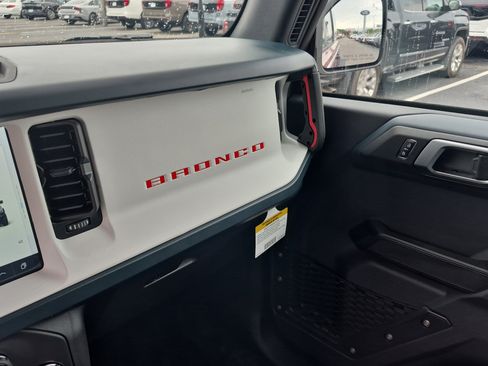 New 2025 Ford Bronco Heritage Edition AWD/4WD image 18