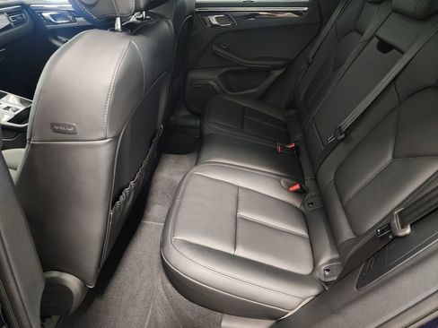 Certified 2025 Porsche Macan image 18