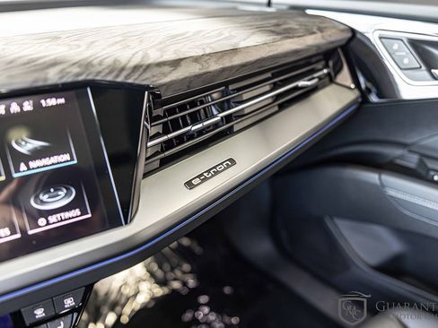 Used 2024 Audi Q4 e-tron Premium Plus w/ Premium Plus image 30