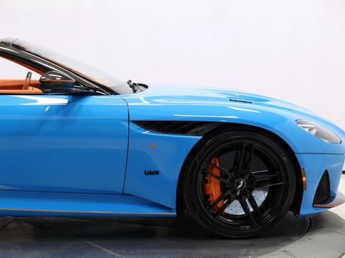 Used 2022 Aston Martin DBS Superleggera Volante RWD image 91